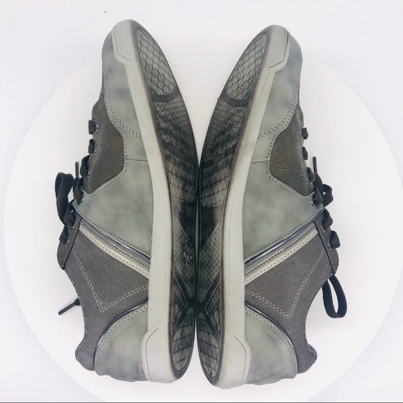 Guess Mixed Material Sneakers 12 - Picture 7 of 11